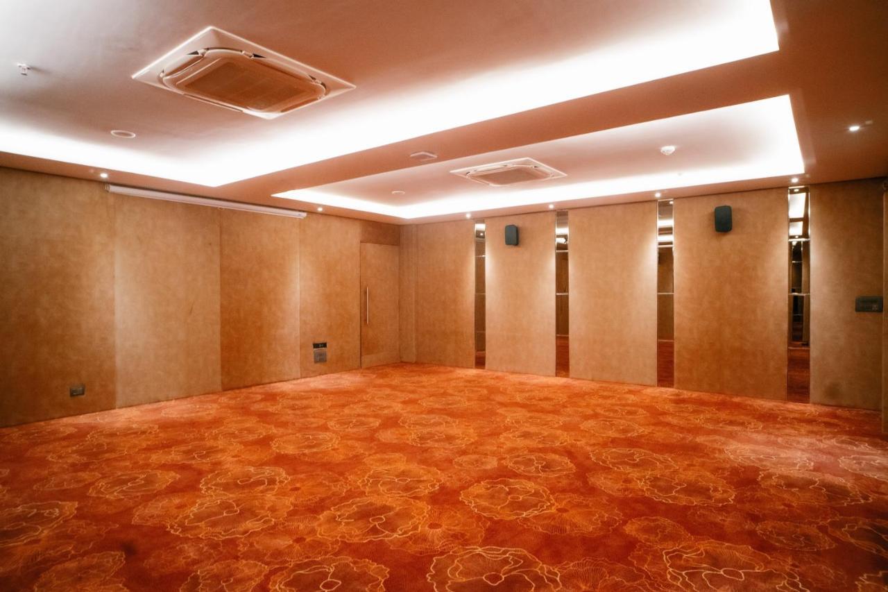 Playotel Premier Vijay Nagar Indore Dış mekan fotoğraf