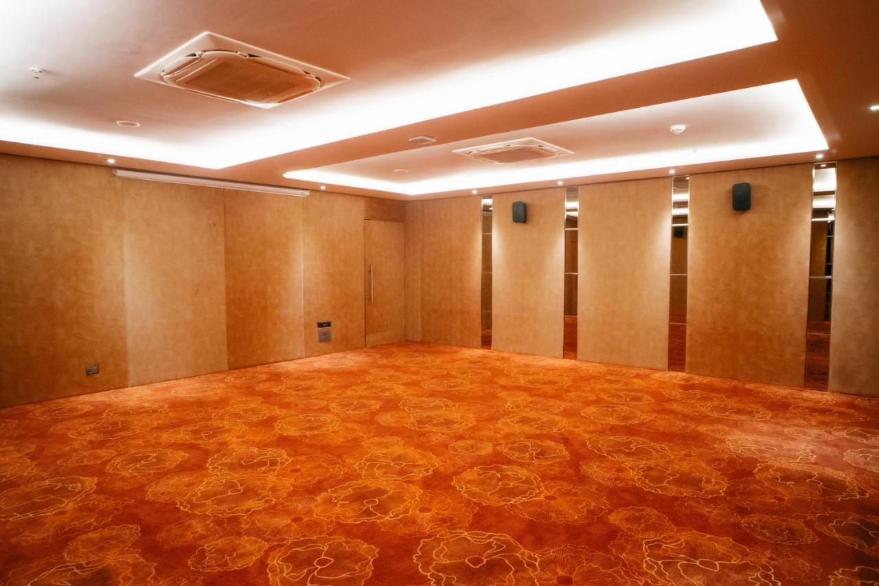Playotel Premier Vijay Nagar Indore Dış mekan fotoğraf